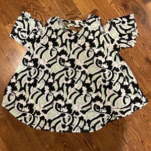 Cato Black, White, and Green Patterned Blouse new with tags plus 22/24